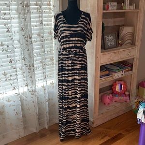 Black & Tan Short sleeve Maxi